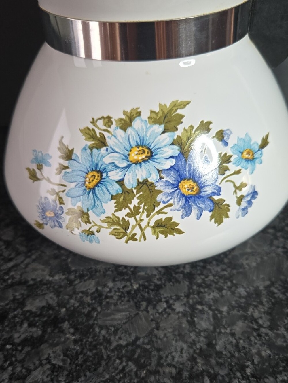 Corningware Vintage 1970's Chelsea Blue Daisy Pattern White Ceramic Teapot - Picture 2 of 15